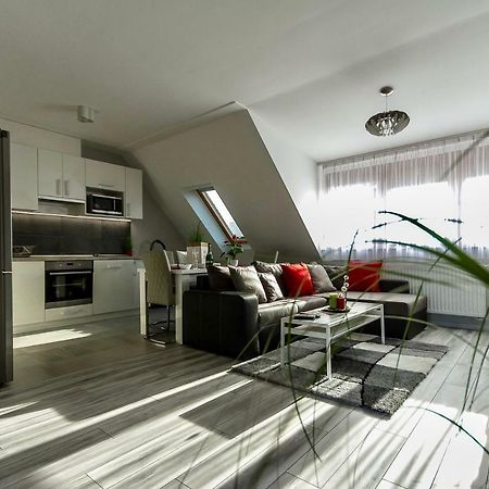 Grey Suites Pécs Zewnętrze zdjęcie