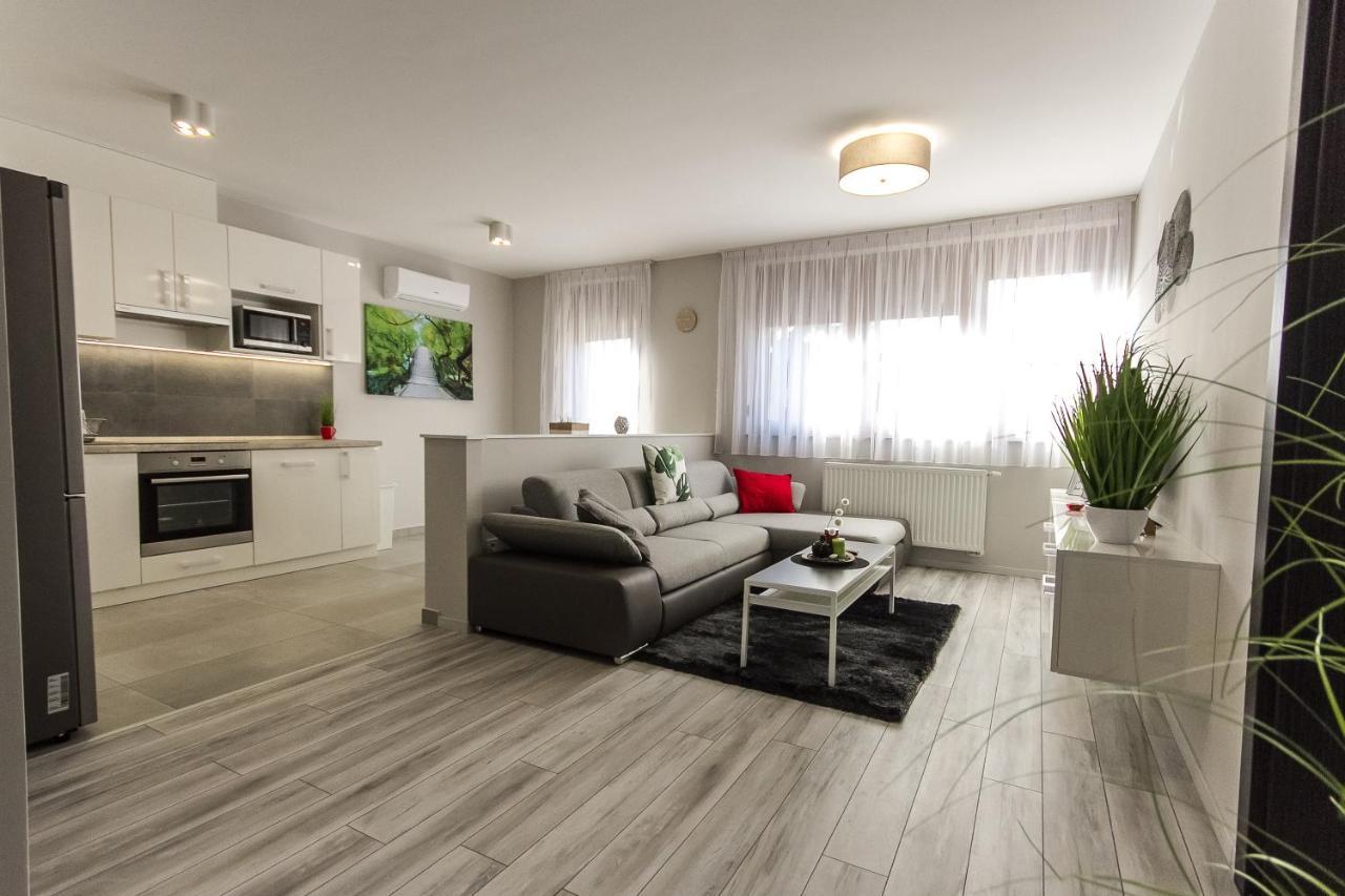Grey Suites Pécs Zewnętrze zdjęcie