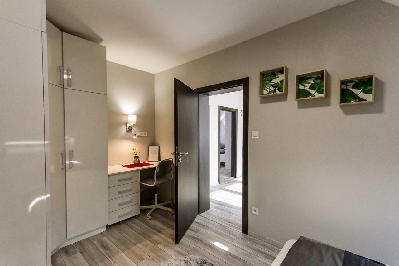 Grey Suites Pécs Zewnętrze zdjęcie