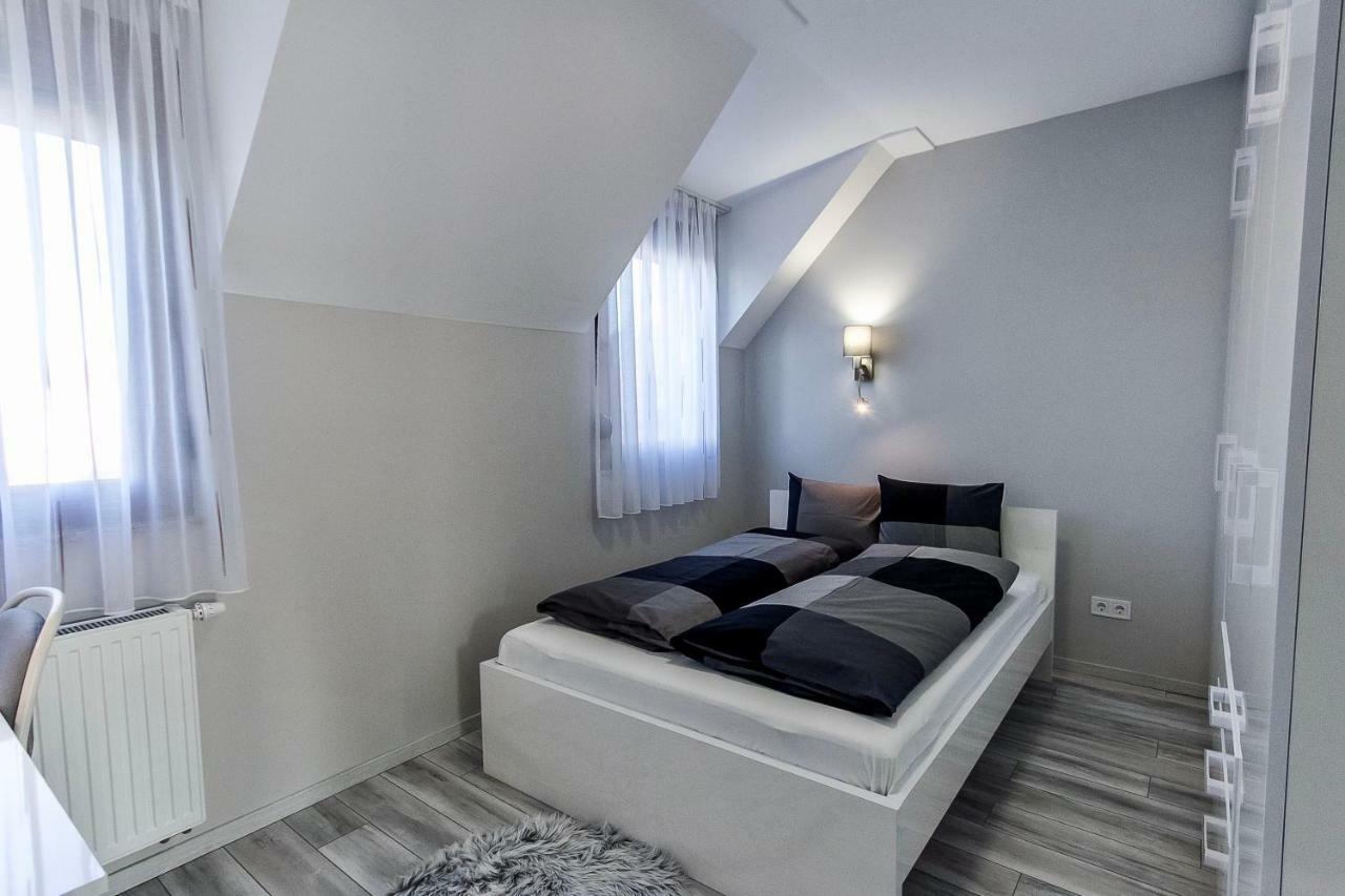 Grey Suites Pécs Zewnętrze zdjęcie