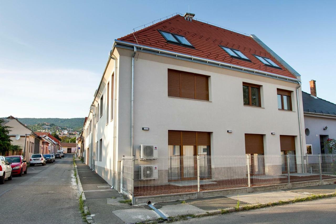 Grey Suites Pécs Zewnętrze zdjęcie